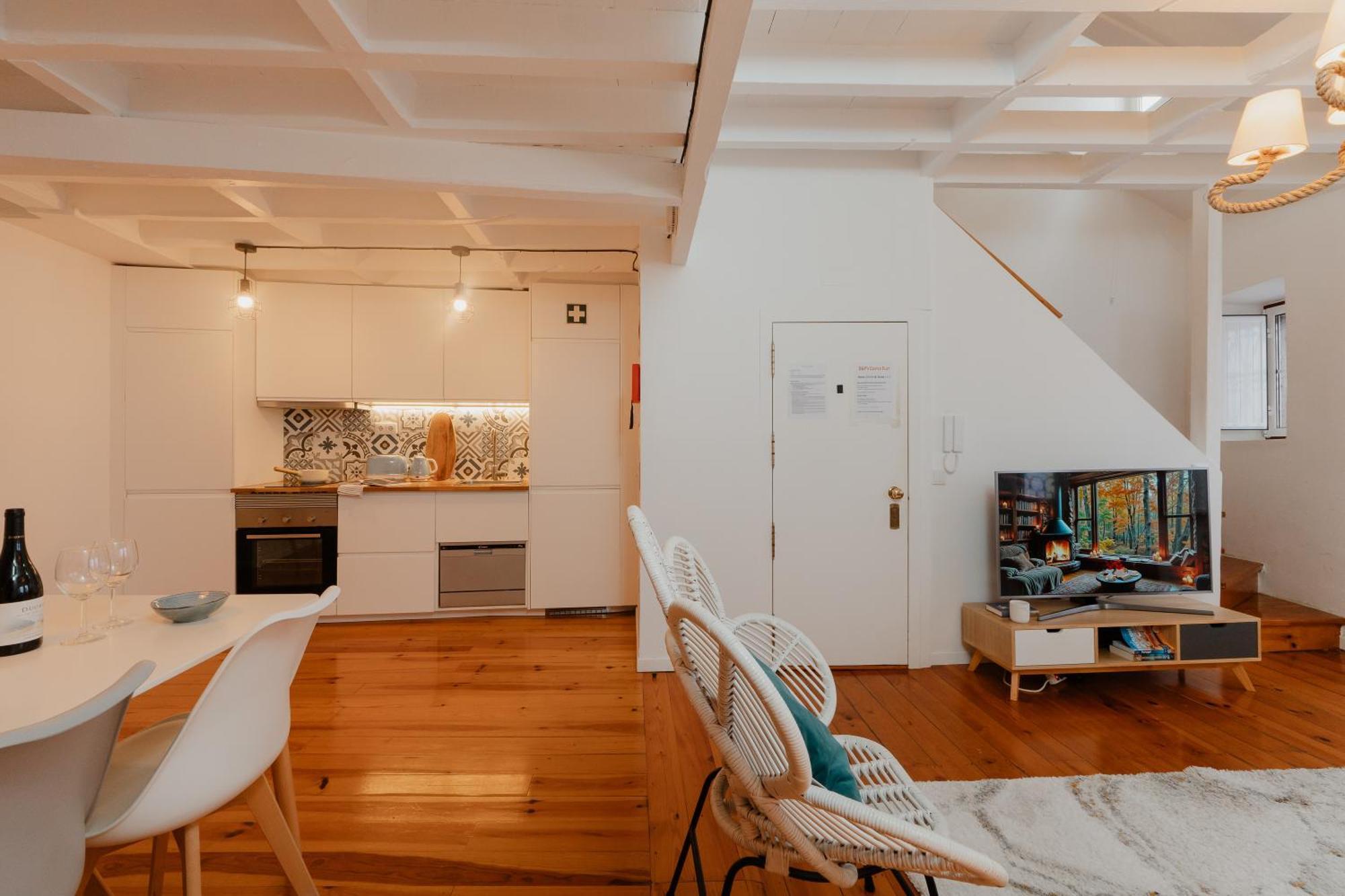 דירות ליסבון Stylish Getaway In A Mezzanine Flat By The Castle מראה חיצוני תמונה