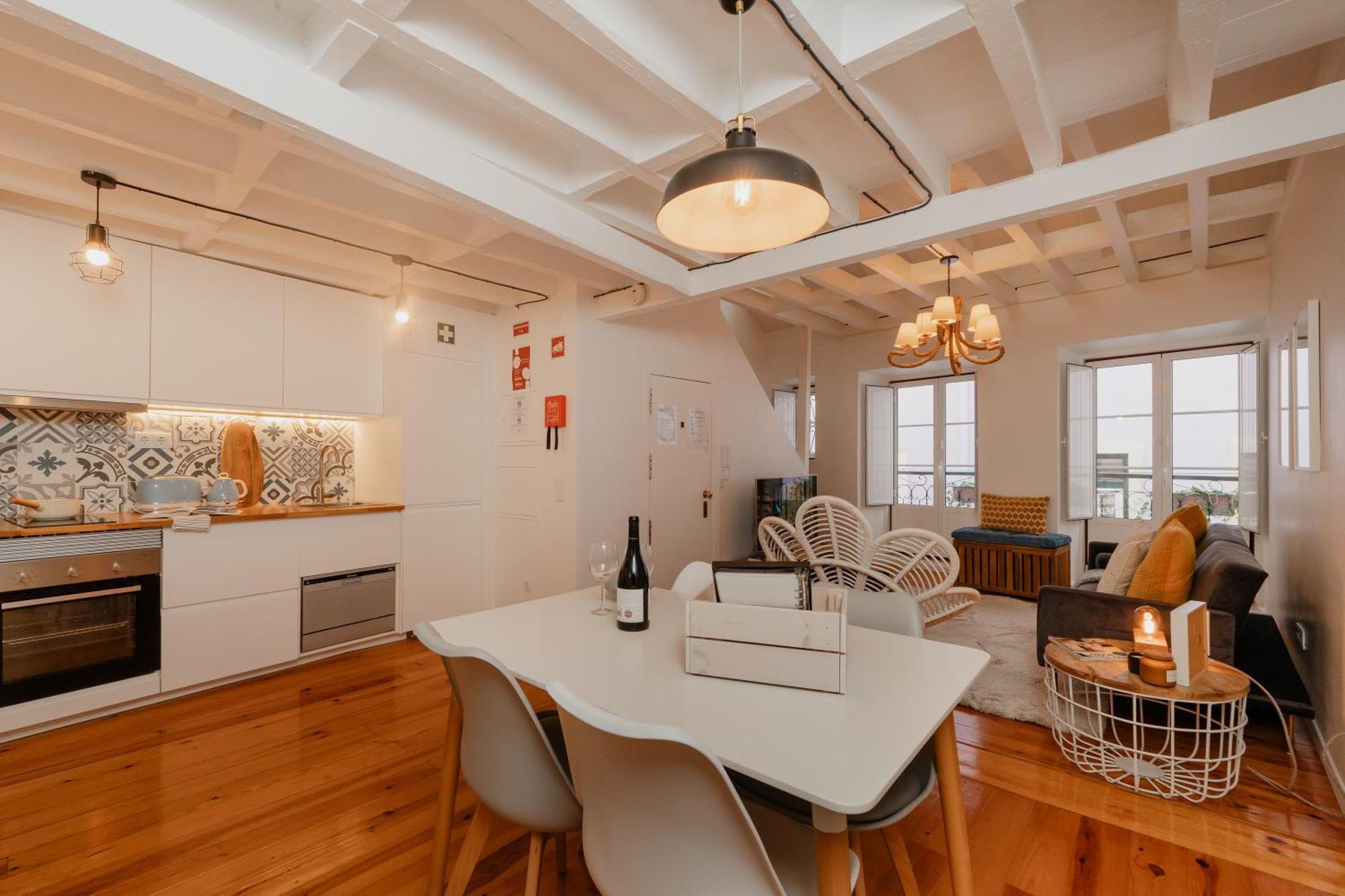 דירות ליסבון Stylish Getaway In A Mezzanine Flat By The Castle מראה חיצוני תמונה