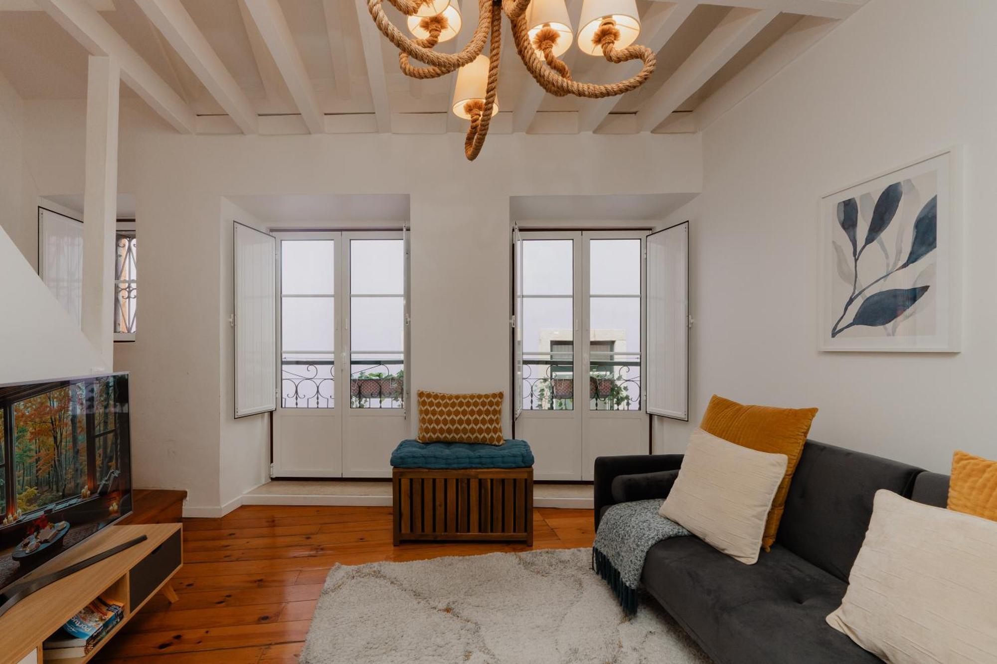 דירות ליסבון Stylish Getaway In A Mezzanine Flat By The Castle מראה חיצוני תמונה