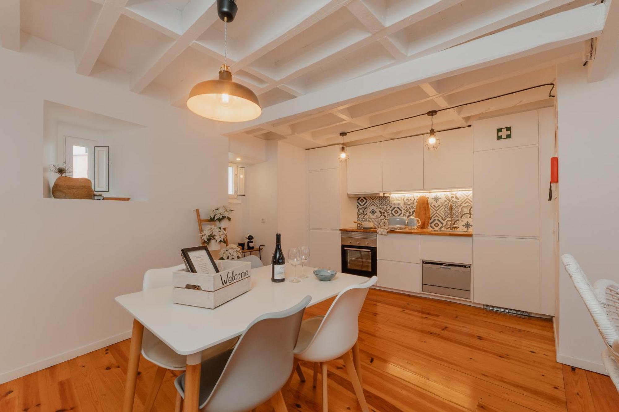 דירות ליסבון Stylish Getaway In A Mezzanine Flat By The Castle מראה חיצוני תמונה